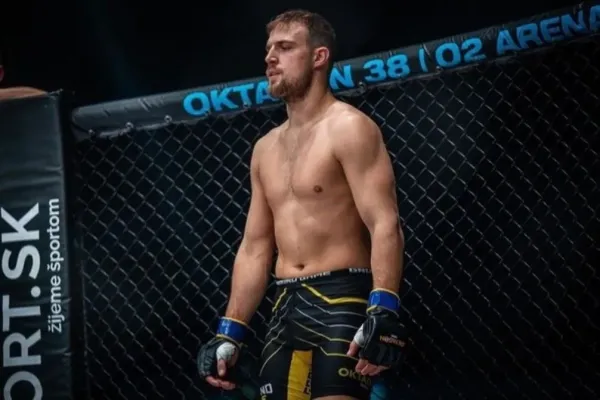 Koho ty chceš rozebírat na atomy. Já ti ukážu atom v první sekundě