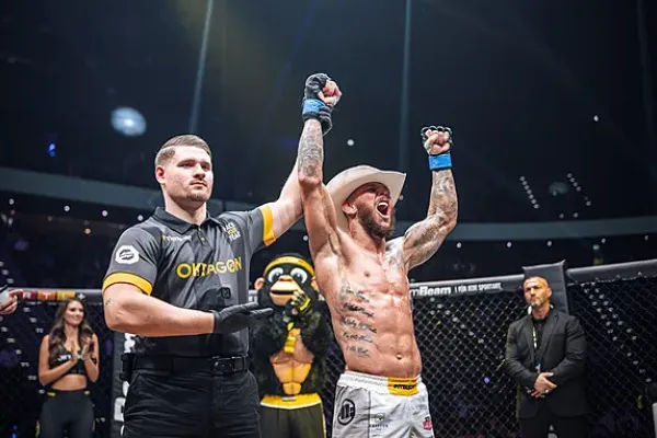 Kohout na Oktagonu v Mnichově senzačně porazil Nafuku, slavil i Paradeiser