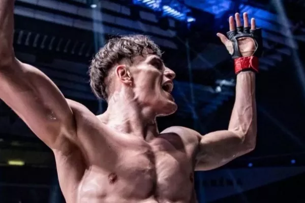 Král je jen jeden! Nekompromisní šampion splatil dluh a ustrážil trůn