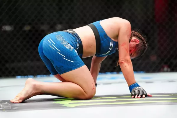 Majitelka nejkulatějšího pozadí slaví první výhru v UFC