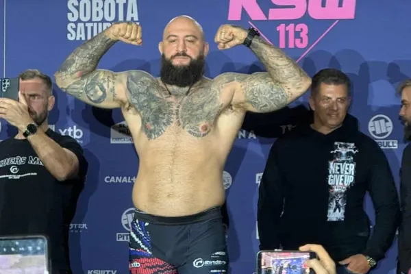 Martínek jde do bitvy v KSW. Vše bude sledovat i šampion těžké divize