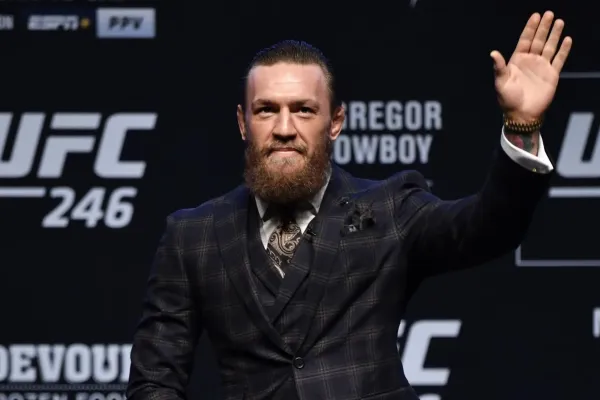 McGregor pomáhal bezdomovcům. Rozdával jídlo, oblečení, poslouchal bolestivé příběhy