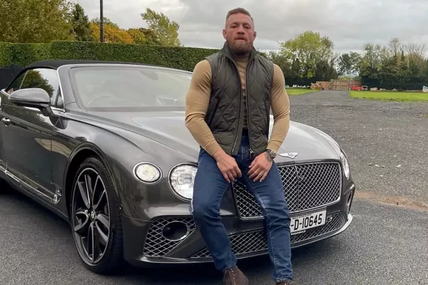McGregor zase řádil, tentokrát za volantem. Za divokou jízdu na trénink mu hrozí až 6 měsíců za mřížem