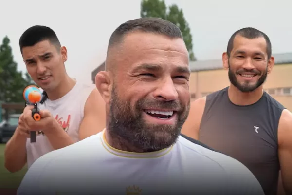 Mega silný Vémola a našlapaný Muradov pod přísným diktátem