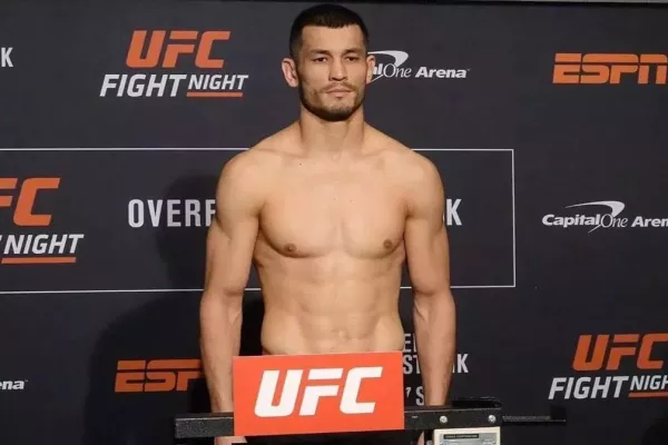 Muradov jde do boje. O víkendu si to rozdá s neporaženým ruským vlkem