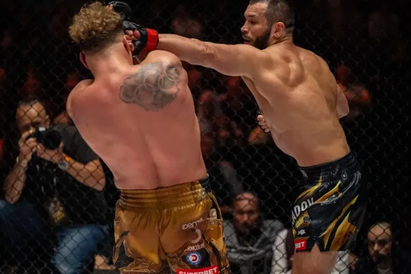 Muradov šampionem, porazil o 20 kilogramů těžšího soupeře