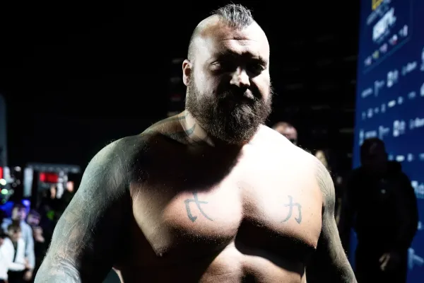 Nastoupím proti nejsilnějšímu muži světa, slibuje MMA bojovník. Rozdíl bude 133 kilo