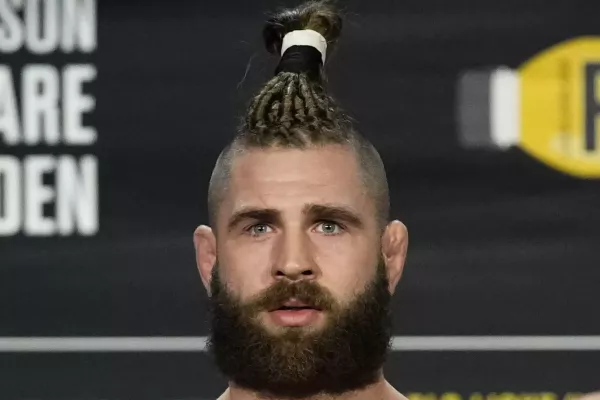 Nejhorší ukončení v historii, zlobí se Touš i Pastrňák. Bylo to v pořádku, oponoval šéf UFC
