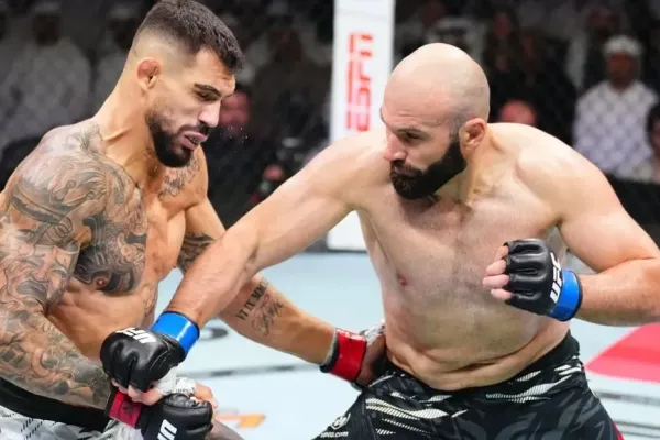 Neporažený Rus smetl Rakiče. Dokázal to dokonce dřív než Procházka