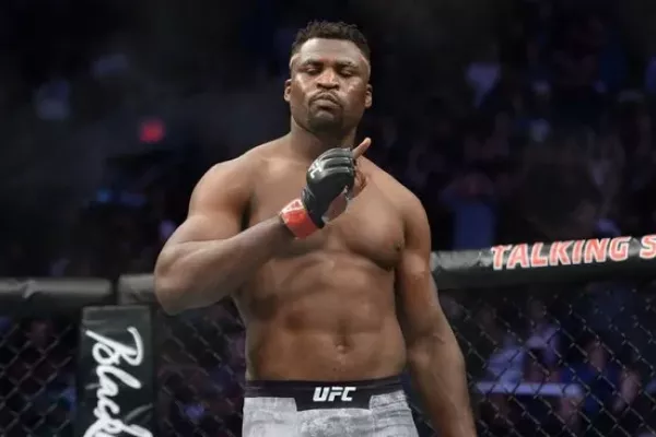 Ngannou podezírá UFC, že ho vlákalo do léčky, aby mělo materiál na promo