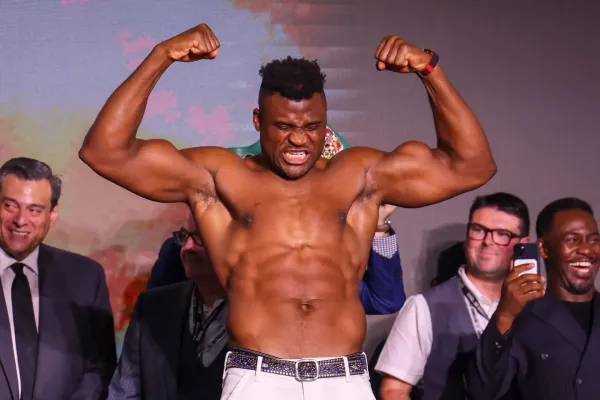 Ngannou vzpomínal na poslední chvíle se synem před jeho smrtí