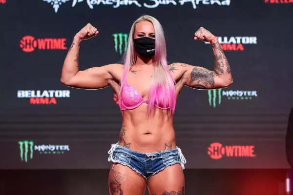Nová bojovnice v boxu bez rukavic, mezi elitu míří Černá vdova