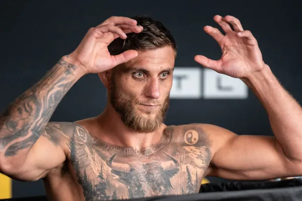 Obří přestupek. Šampion Oktagonu pravděpodobně přijde o titul