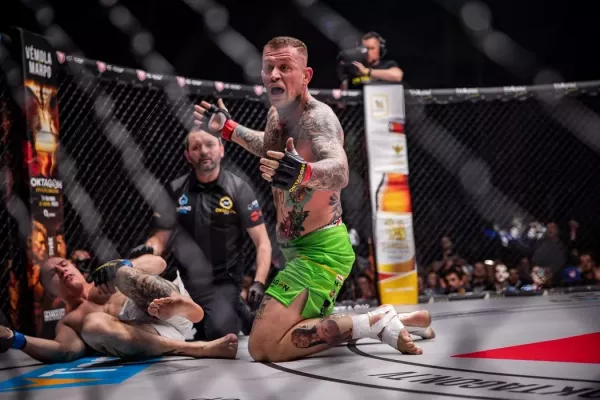 Oktagon 32: Šampion Kozma udolal Knížete! Mikulášek vzdal řevem