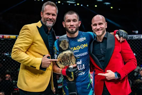 Oktagon domlouvá hvězdnou bitvu. Světový zápas, mne si ruce Novotný