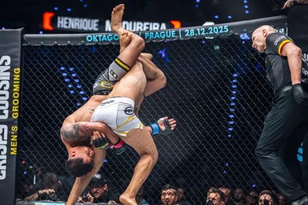 Oktagon má nového krále. Došlo i na kuriózní ukončení, které obletělo internet