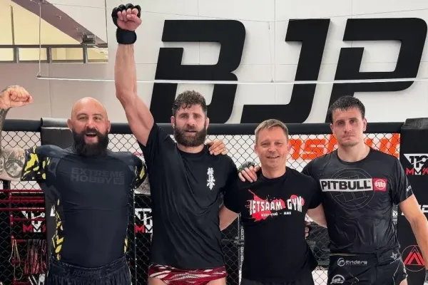 Pan vyvolený. Procházka ukázal na těžkou váhu. Bude to zběsilá jízda, říká vousáč