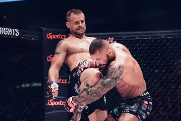 Patrik Kincl se šibalský usmívá, místo zápasu s Vémolou možná přijde nabídka z UFC