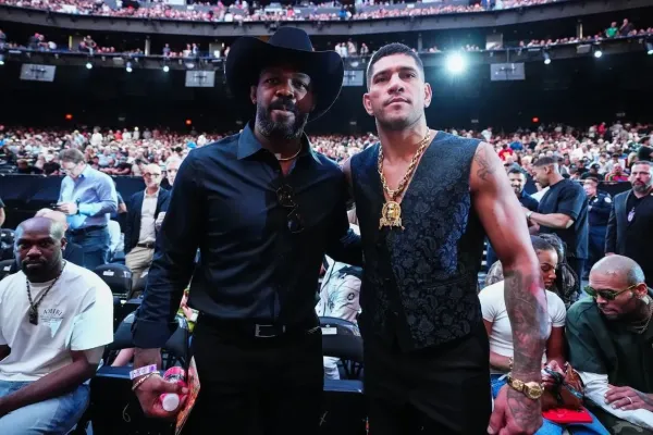 Pereira trénoval před Koloseem, pak vyzval Jonese k boji