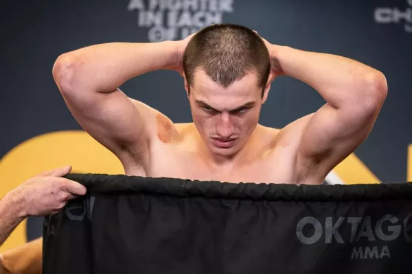 Poprask na váze. Limit pro milionovou show Oktagonu nedali dva bojovníci