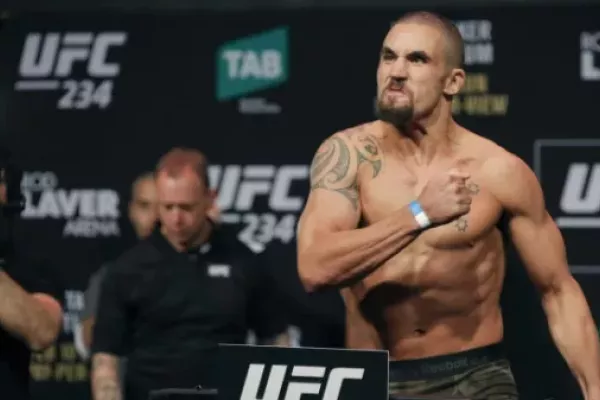 Pořádná štípaná! Robert Whittaker přijal další velkou výzvu