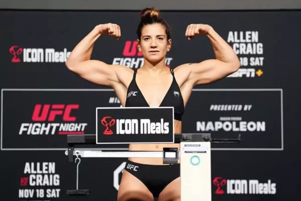 Porazila Pudilovou, zavrtěla hýžděmi a našla cestu ke zlaté žíle. Vydělává více než v UFC