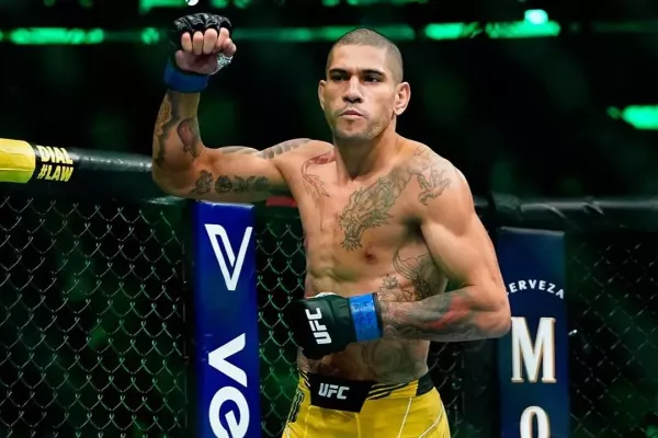 Překvapení. Pereira zapůsobil svými dovednostmi. Na lopatky dostal legendu UFC