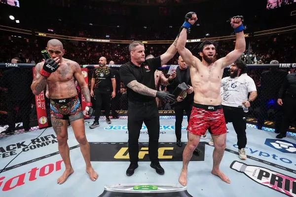 Procházka s Pereirou bojovat nechtějí, a tak šampion hledá jiné výzvy. Má z čeho vybírat