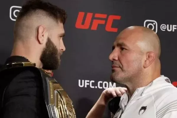 První staredown Procházka vs Teixeira 2 a první trashtalk od Glovera?