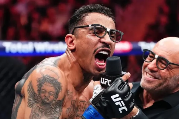 Řádil v kleci i v baru. Specialista na KO z UFC zval na party i novináře