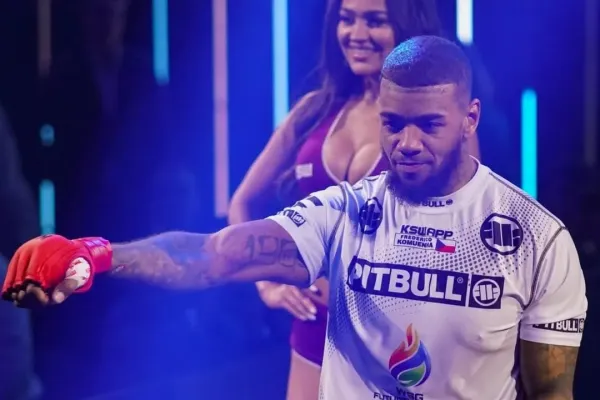 Rozsype se už před bojem, věří český tvrďák před vyhrocenou bitvou