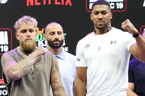 Šampion Usyk má strach o Paula: Modlím se za něj, soupeř ho může zabít