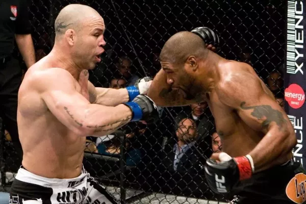 Šílený pes je zpět. Veterán MMA si dá box proti kulturistovi