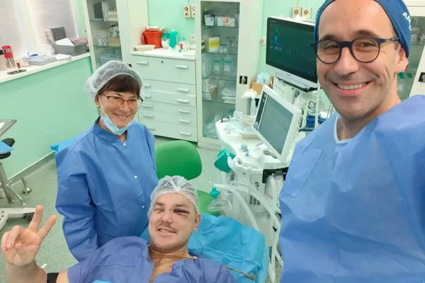 Slovenský obr šel pod nůž. Doma se budou muset smířit s Quasimodem