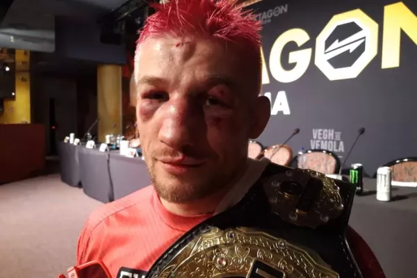 Sparingy. Bez vazelíny ani ránu. Kozma naštěstí vykryl otočku