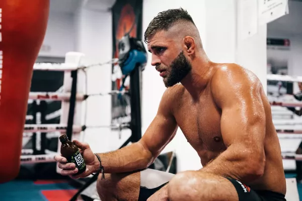 Špatná zpráva. Procházka je zraněný, měl se vzdát titulu v UFC