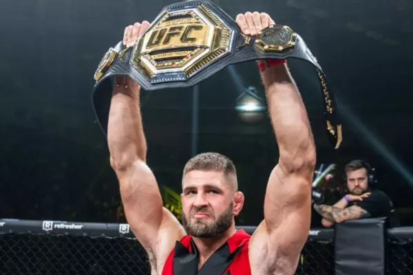 Super fight dvou šampionů UFC? Procházka odmítl souboj s Adesanyou