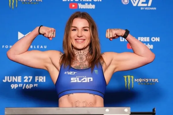 Svlékla se a oslnila v bikinách. Svoboda mi sluší, ocenila se bojovnice Oktagonu