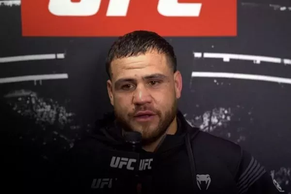 Tai Tuivasa doslova vyletěl vzhůru v žebříčku těžké váhy UFC