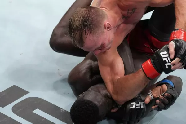 Tohle jste neviděli ani v Rockym! UFC uchvátila řež plná zmrtvýchvstání