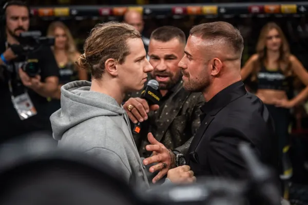 Tóthův řev neoslnil. Pes, který štěká, nekouše, vrátil Raška úder vtipným videem