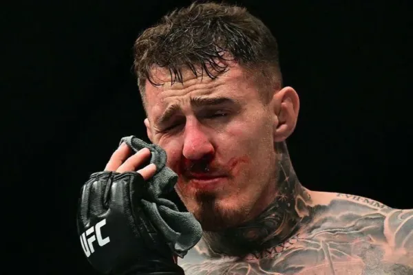 Trpký konec v UFC. Šampion těžké váhy neviděl na jedno oko