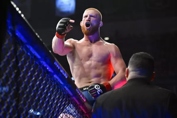 UFC rozzlobilo neporaženou hvězdu. Hádám, že nechtěli, abych rozbil jejich chlapce, pálí