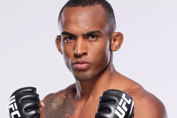 UFC zápasník suspendován. Dopoval jako tenisová kráska