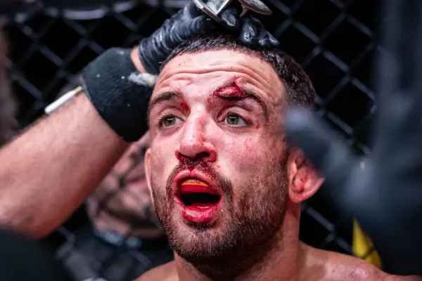 Velký příběh bojovníka míří na Slovensko. Opět navlékne MMA rukavice