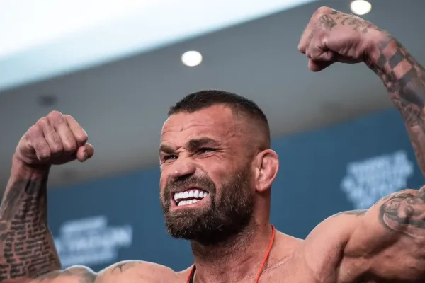 Vémola ještě bude bojovat, možná i v MMA, jsme domluveni na spolupráci, nastínil šéf Oktagonu