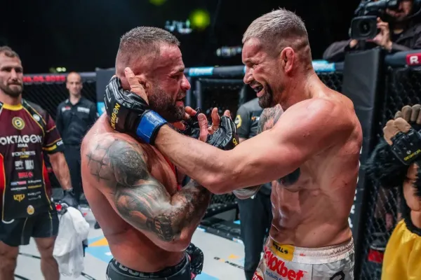 Vémola ukončil důchod, vrací se do boje. Rukavice navlékne v O2 areně