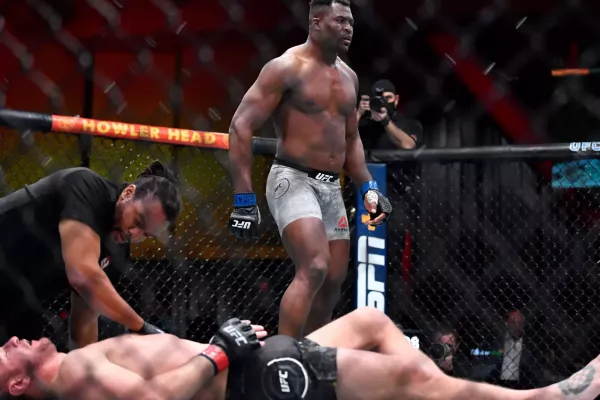 Vůbec se neopovažuj si myslet, že jsem tě ztratil z dohledu. Pro mě jsi pořád prioritou, vzkázal Ngannou Furymu