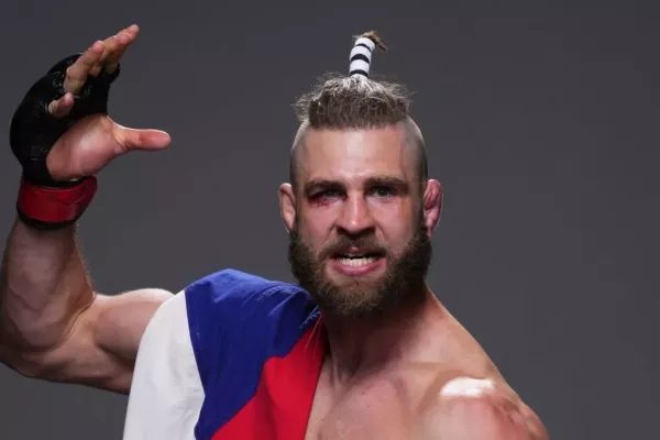 Výzva jako hrom. Procházka nahradí McGregora a v UFC znovu zabojuje o titul