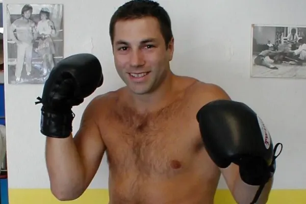 Zemřel bývalý světový šampion a proslulý trenér bojových sportů